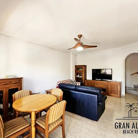 Adosado Familiar Novamar 33 Homestay *