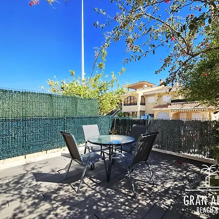 Homestay Adosado Familiar Novamar 33 *